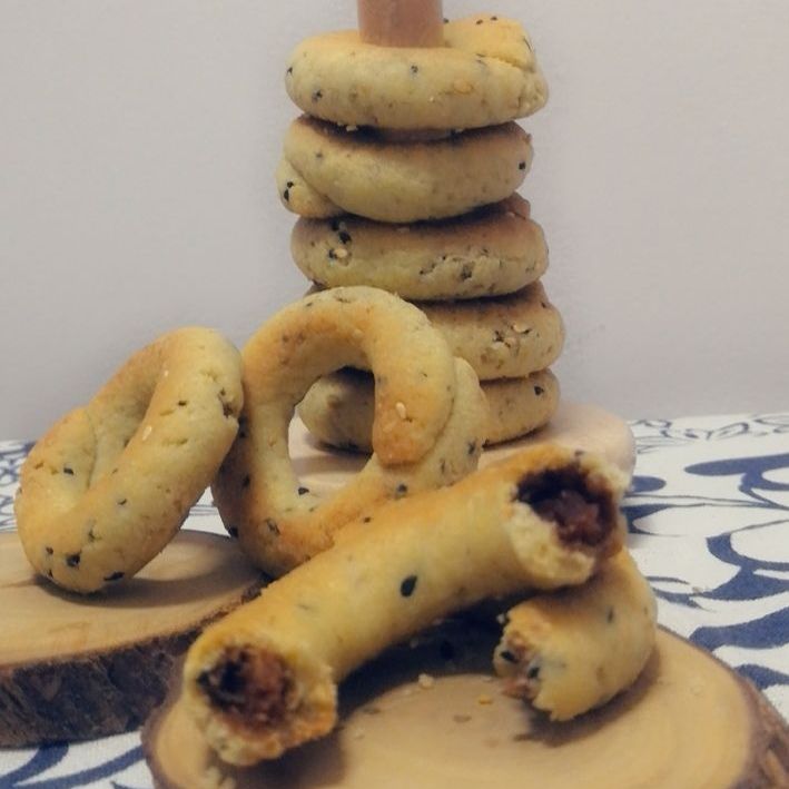 كعك أساور فلسطيني محشي بالتمر