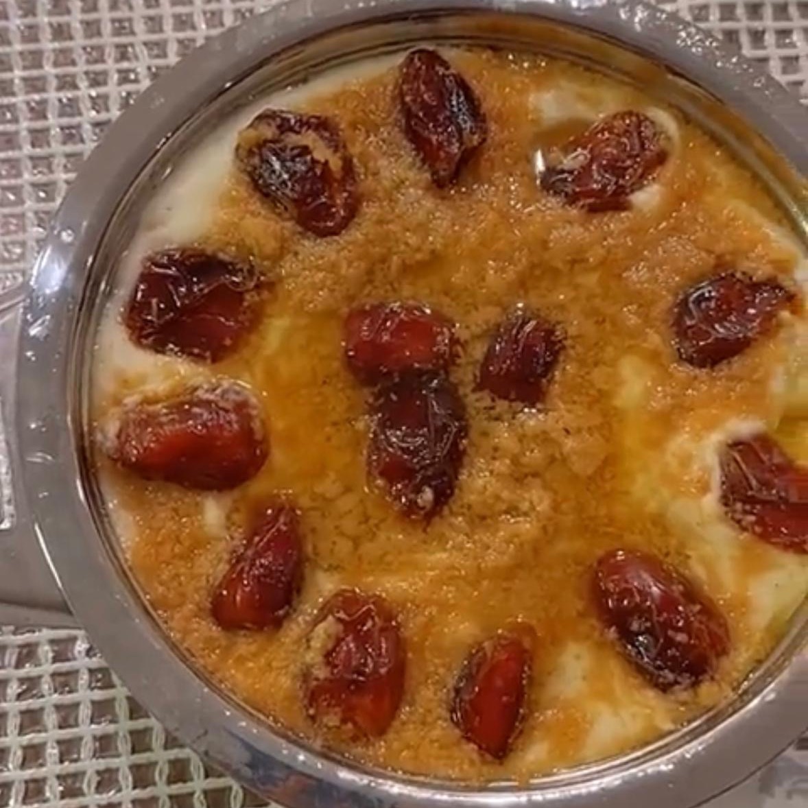 مبثوثة بالرضيفة لعشاق الزبدةومممكن بالسمن حسب رغبة العميل