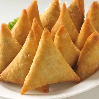 سنبوسه متوفره حشوات دجاج او جبن او بطاطس الحار حسب طلب زبون كمان حسب طلب تكون محمره بالفرن او جاهزه للتحمير طلب قبل بيوم