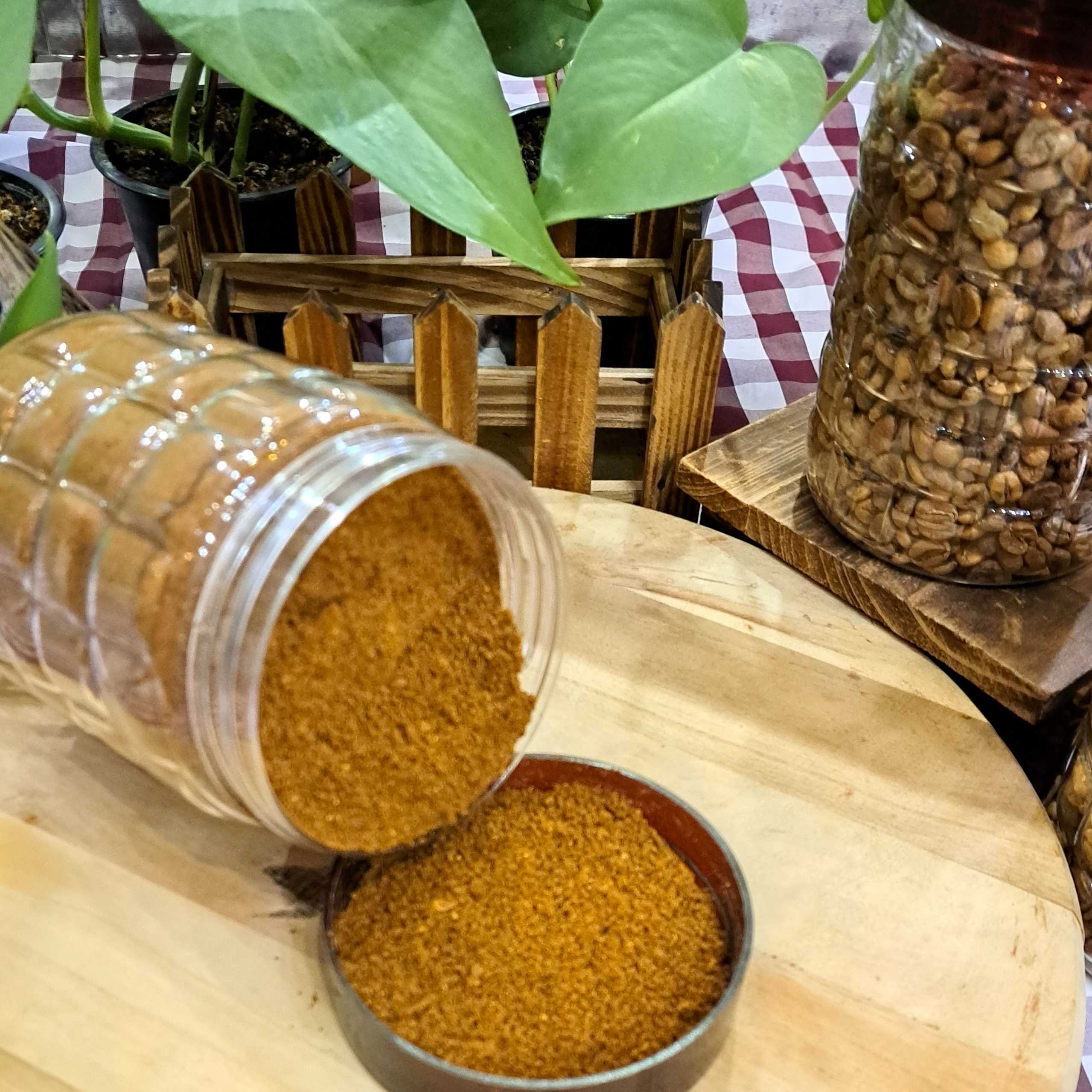 قهوة المجالس العربية 
قهوة سادة
مذاقها لذيذ بسبب درجة تحميصها ولأنها حبات بن تمت تنقيتها وغسلها قبل تحميصها  
الوزن : 568 جرام