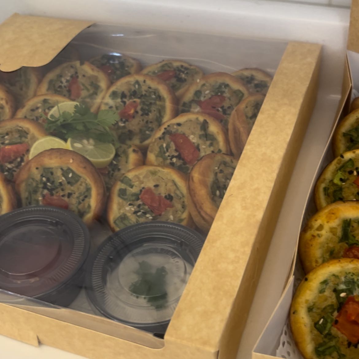 عيش باللحم
البركس يفتح النفس 
والطلب قبلها بيومين