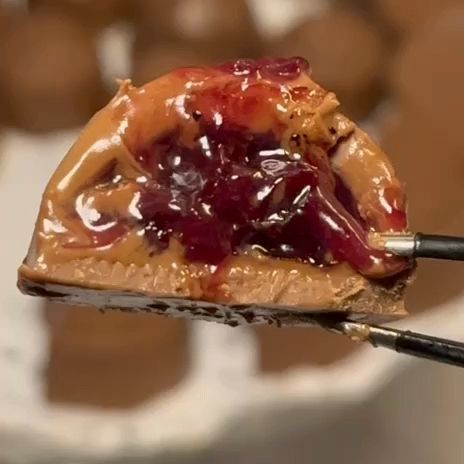 شكولاته بلجيكيه بحشوه فواكه (كرز)