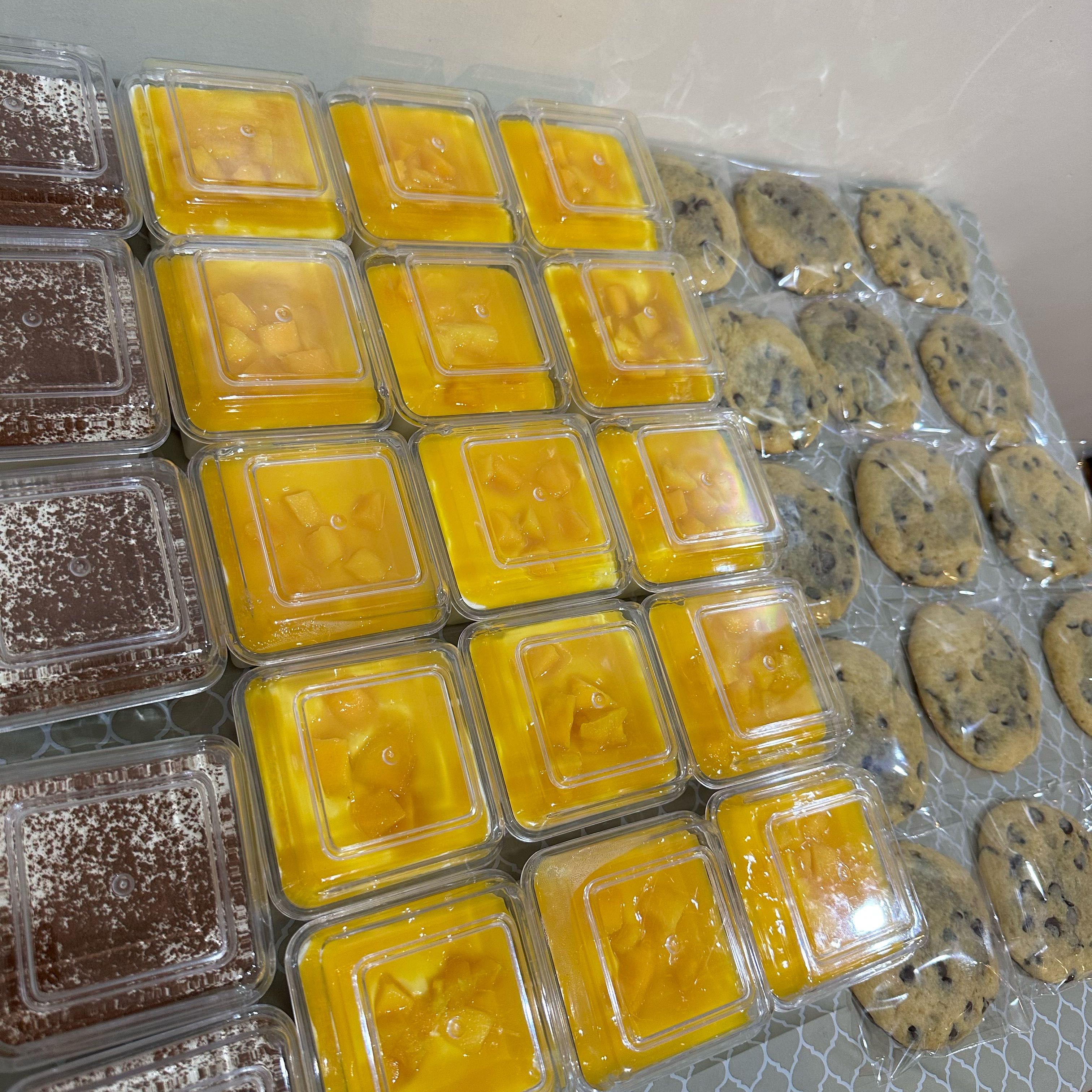 ترفل المانجو 
تراميسو 
كوكيز محشو بالشوكولاته