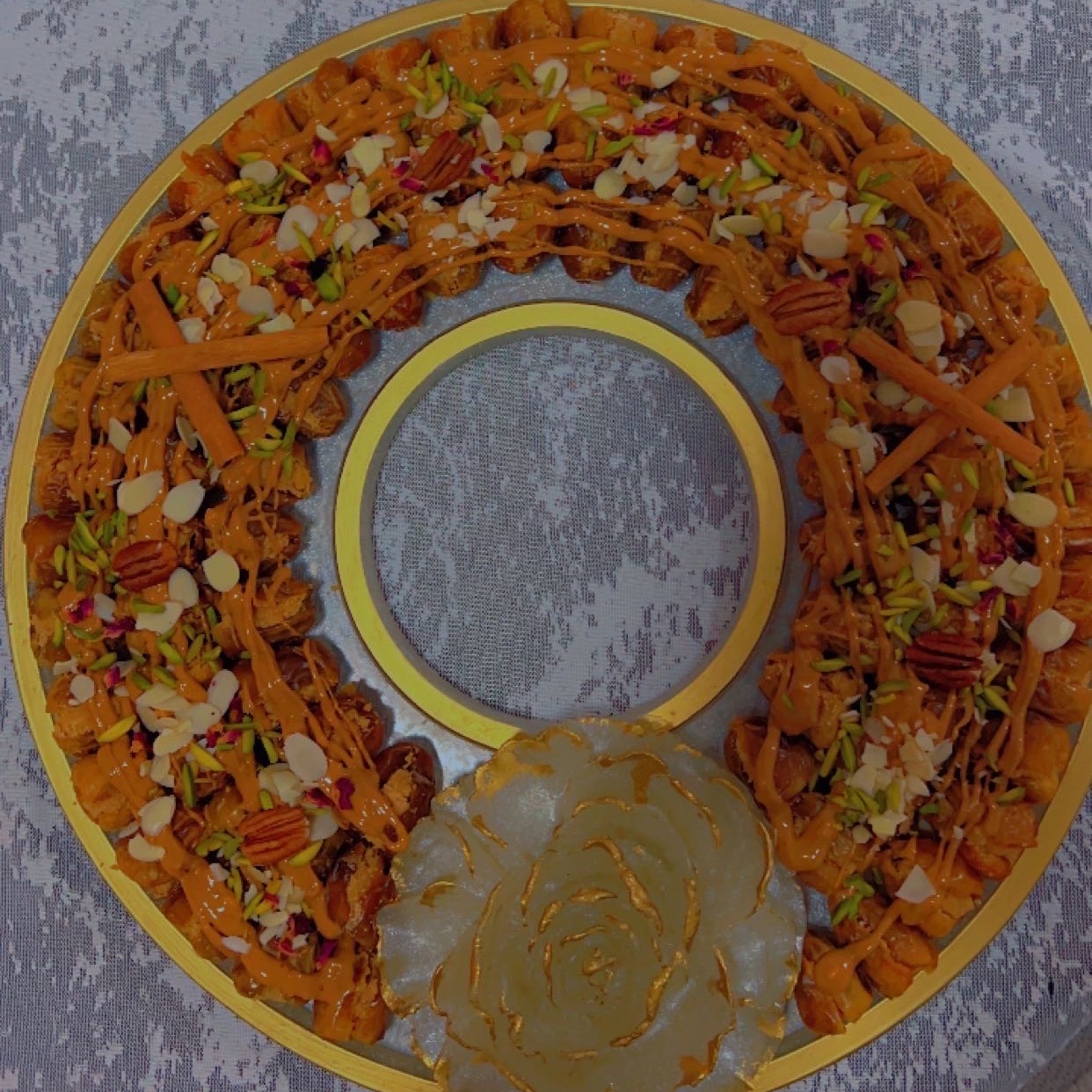 تمر محشي منسق لحفلاتكم