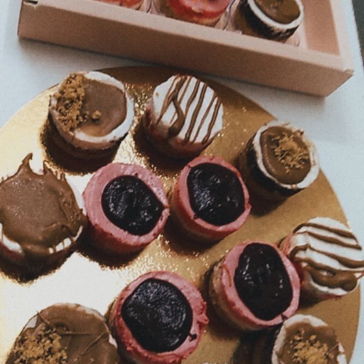 مني تشيز كيك بالنوتيلا واللوتس