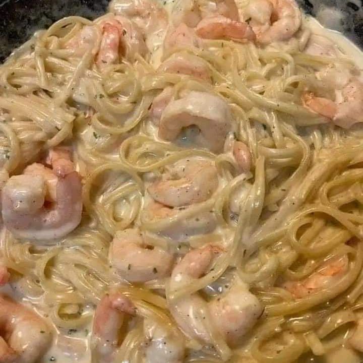 مكرونه بالجمبري بالصوص الابيض تكفي فرديه