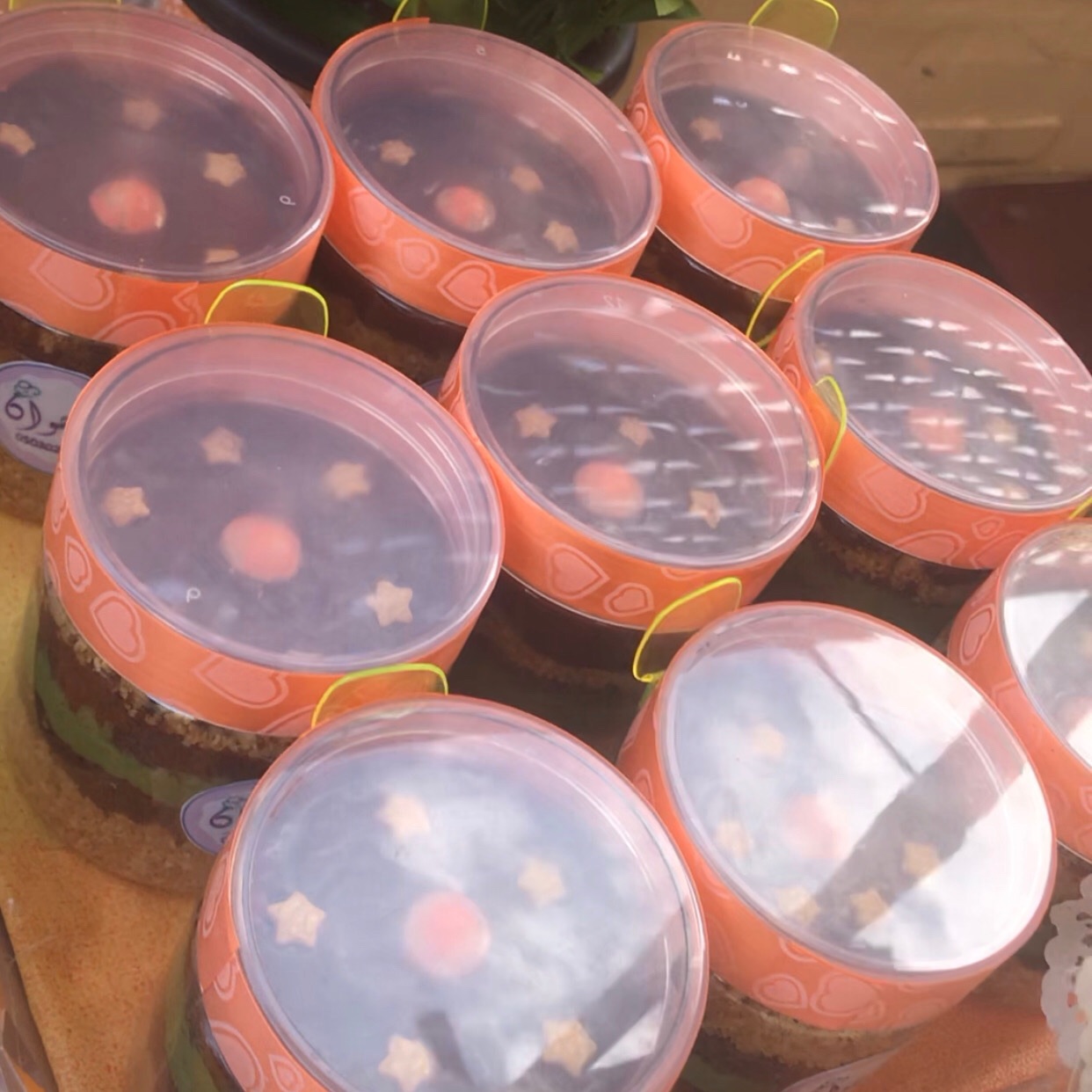 حلى دبي بارد بحشوات وصوصات منوعه ترضي كل الرغبات