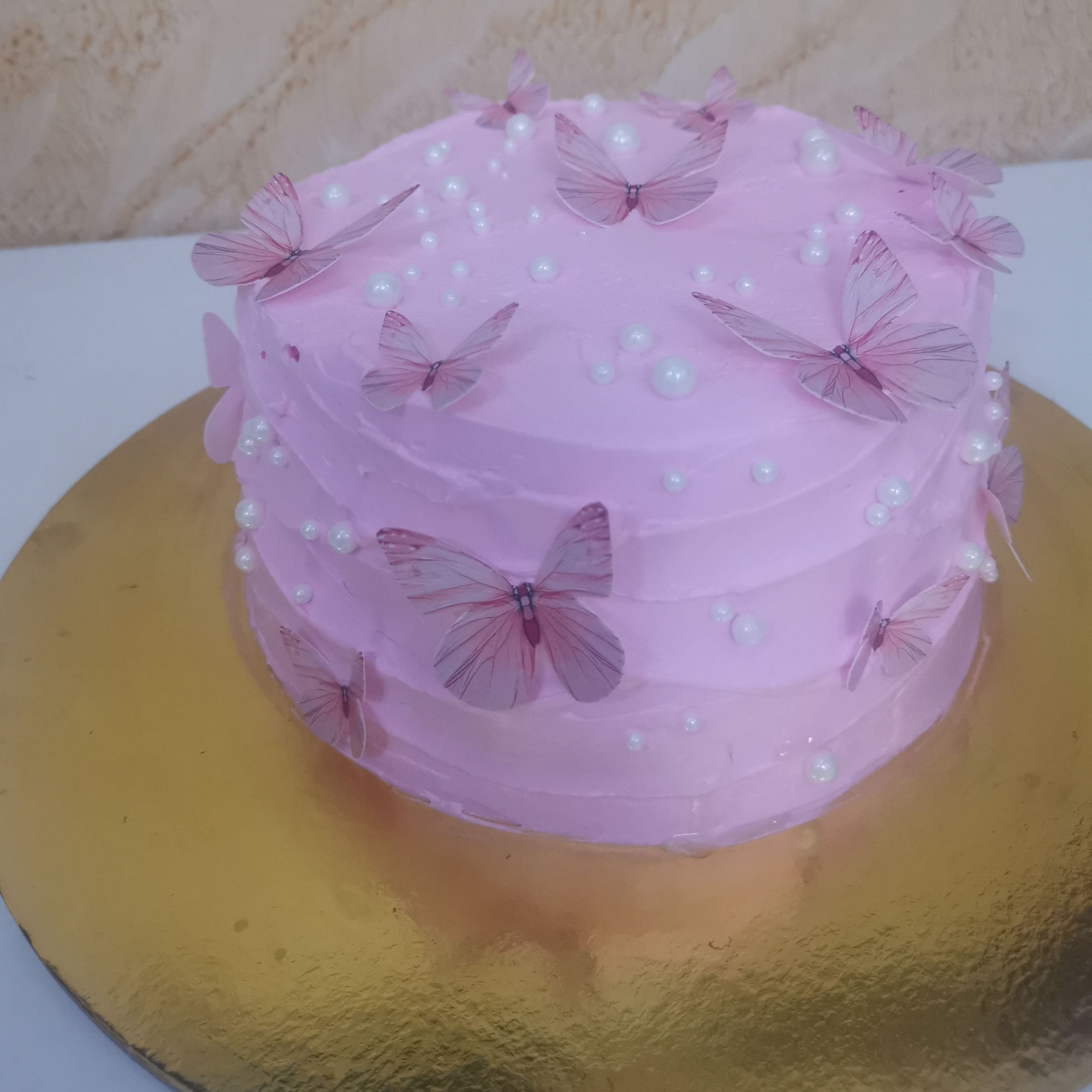 ترته ٦انش طبقتين كيك مع حشو
يبدأ من ٤٥ ريال