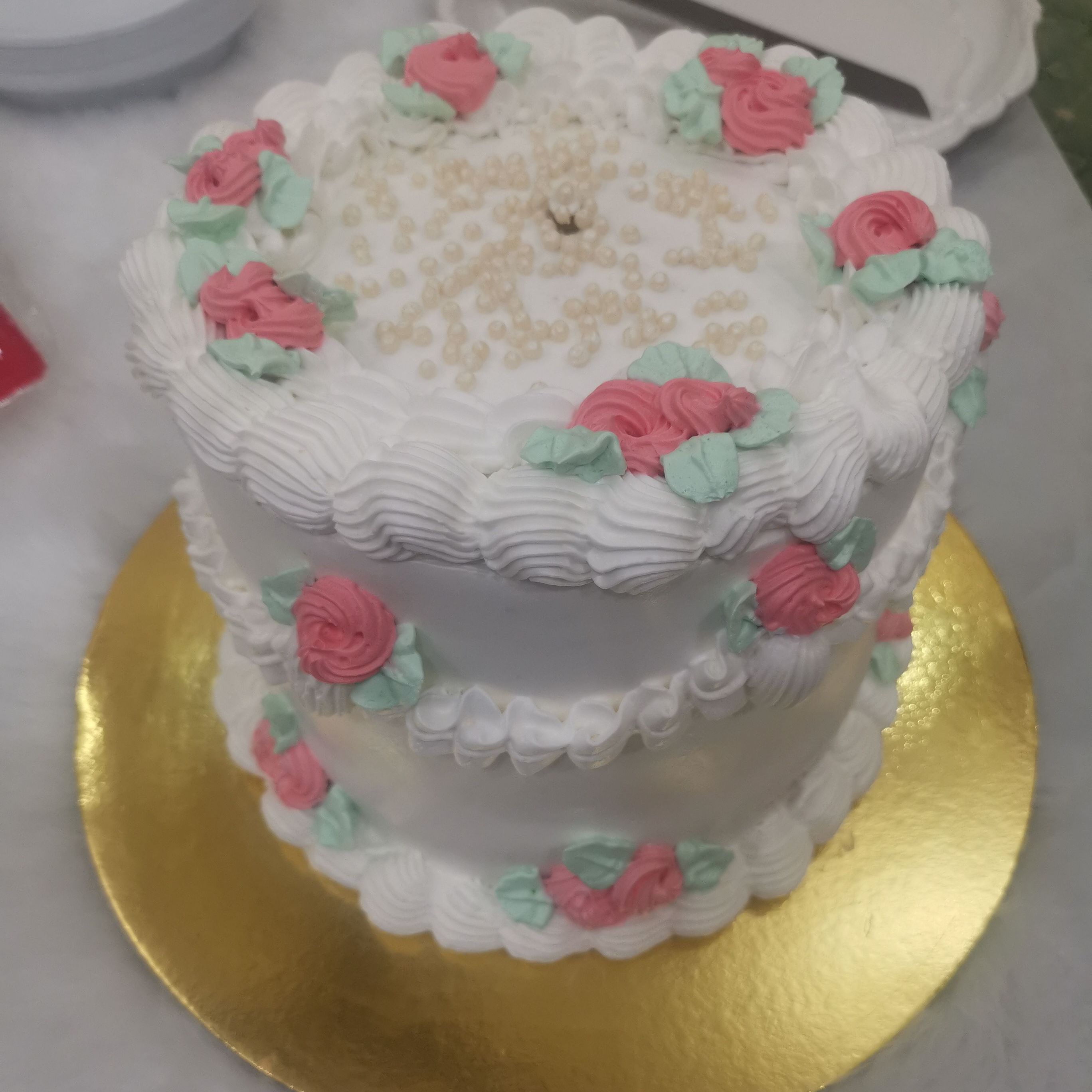 ترته ٧انش ٤ طبقات كيك مع حشو السعر على حسب الارتفاع والحشو