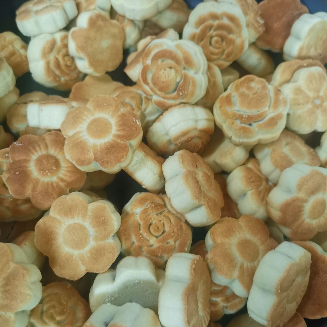 معمول الكيلو ٦٠ ريال النص ٣٠ ريال٠