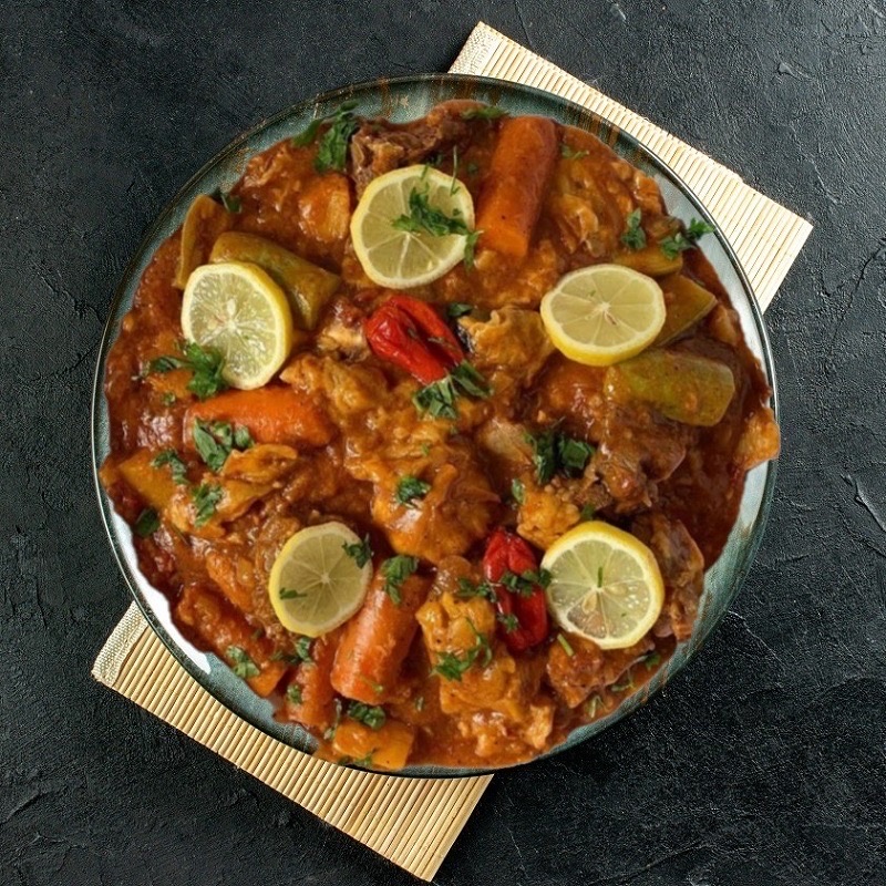 مرقوق بـ لحم الحاشي يكفي ١٠ أشخاص وأكثر