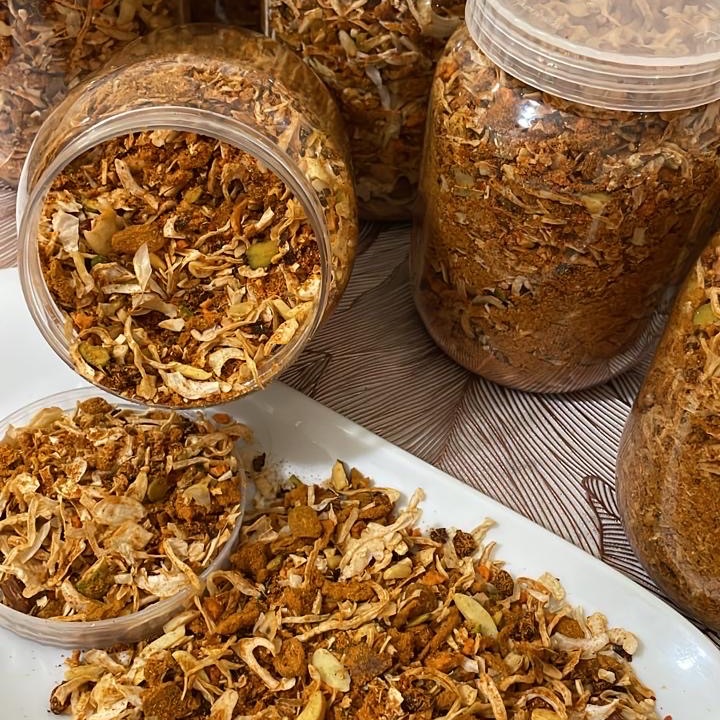 ماعاد فيه تعب الآن مع كشنه الرز مارح تتعبين سوي كبستك وتزينها علينا