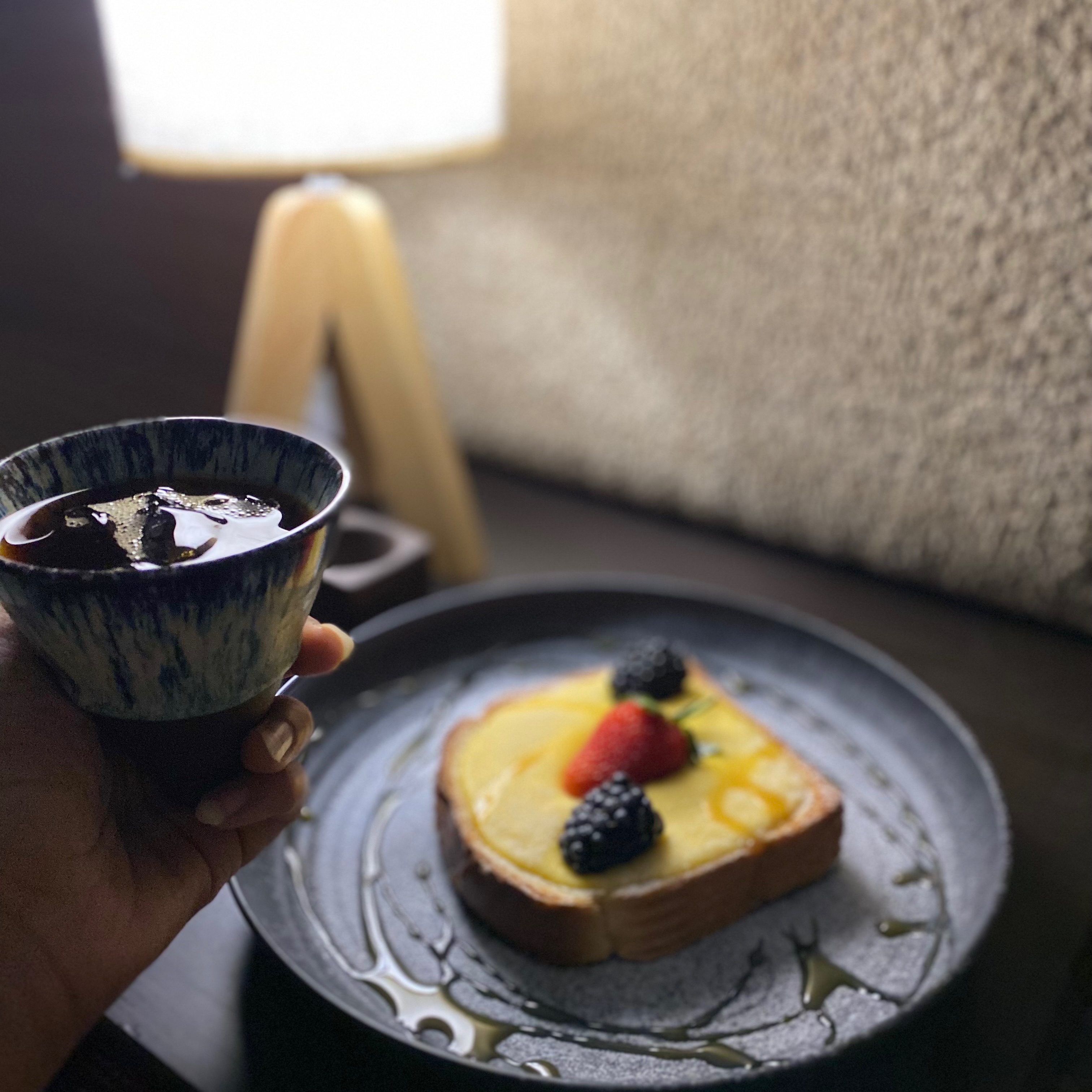 حلى مع قهوة مختصه