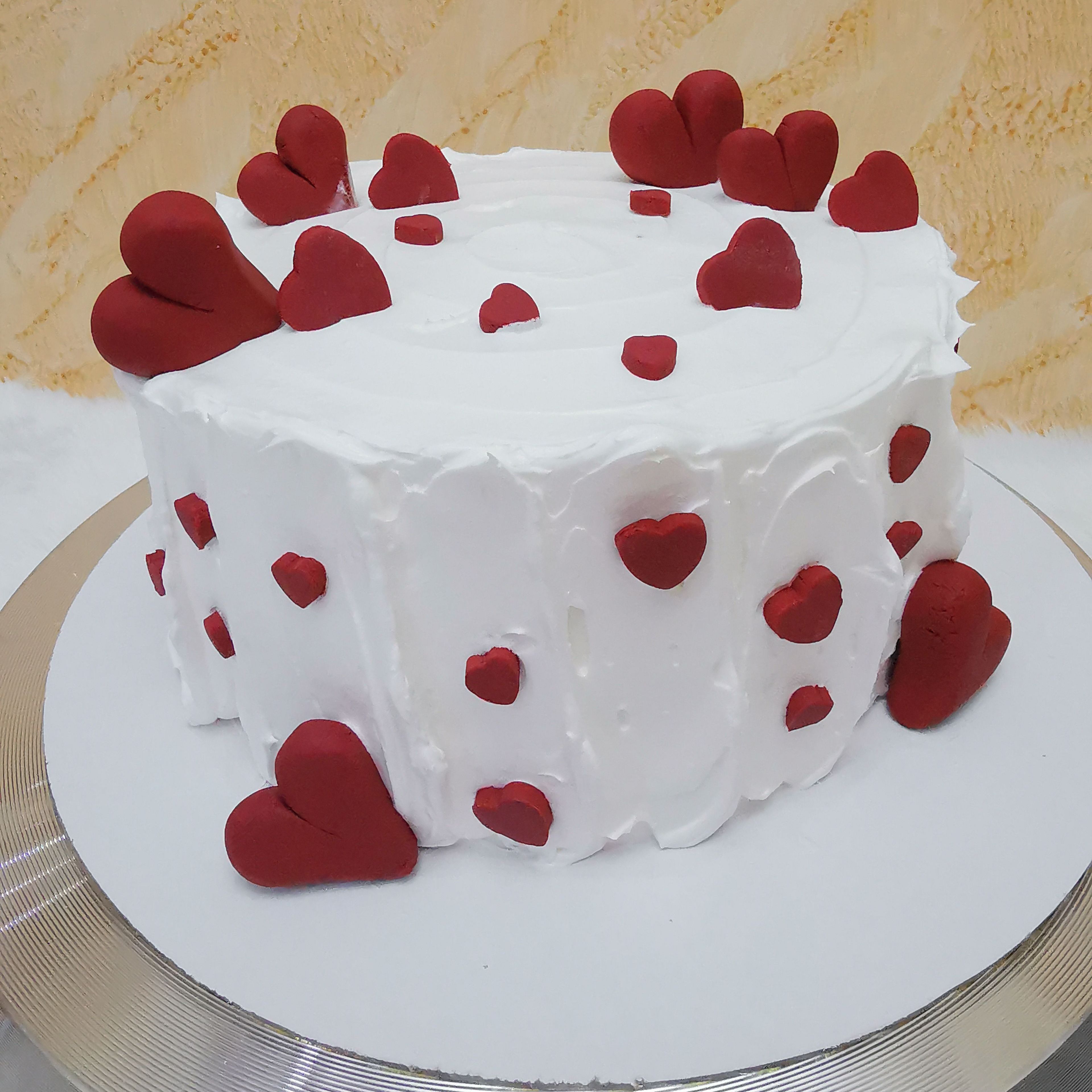 ٦ إنش طبقتين كيك مع حشو على حسب الطلب تكفي٦ _٨ أشخاص