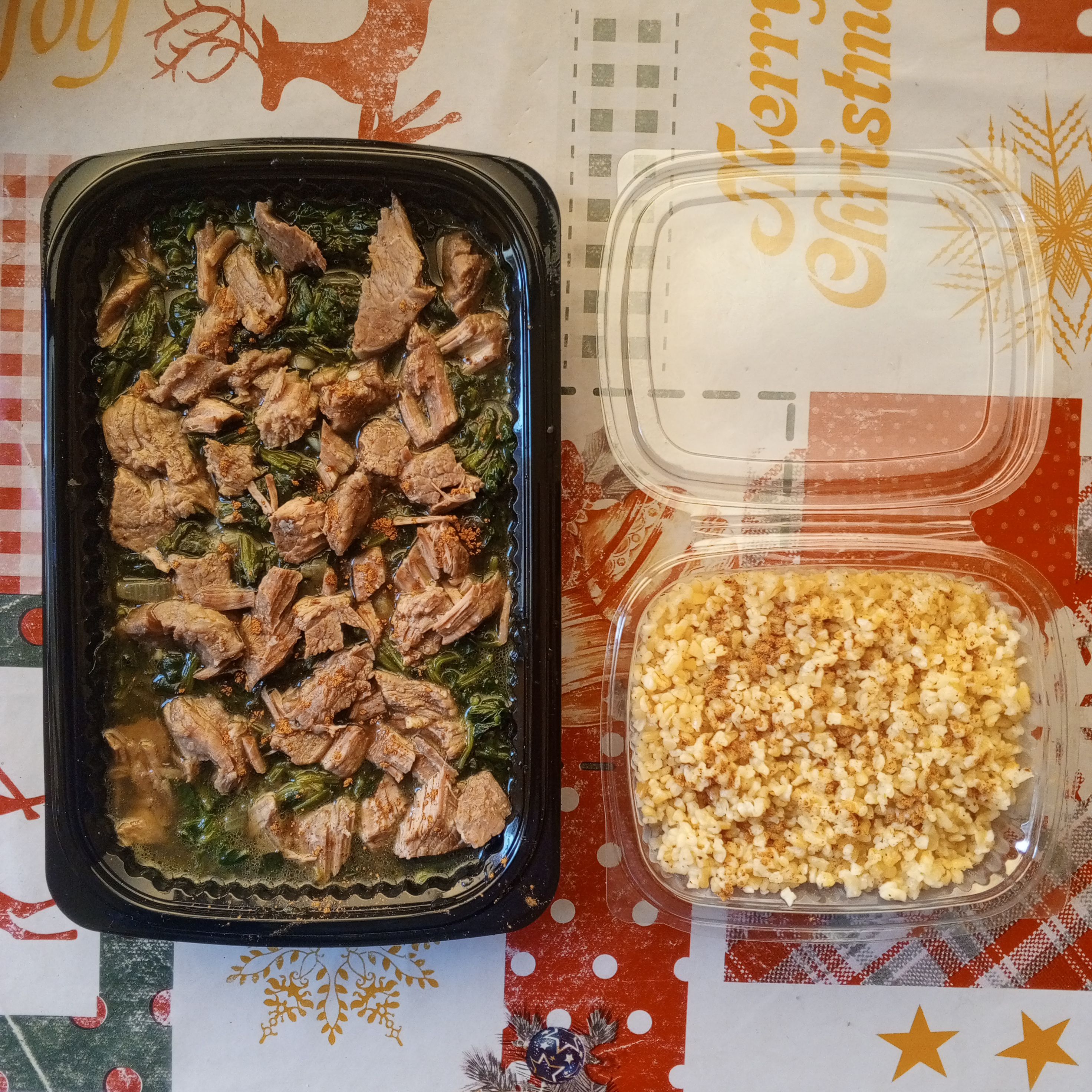 سبانغ باللحمة: بصل ، ثوم ، لحمة ، سبانغ، برغل أو رز