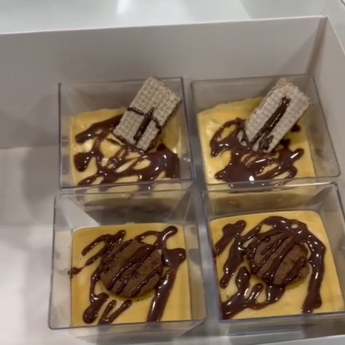 حلا الاوريو 
10 كأسات ب 60 ريال 
20 كأس ب 120 ريال 
24 كأس ب 144 ريال