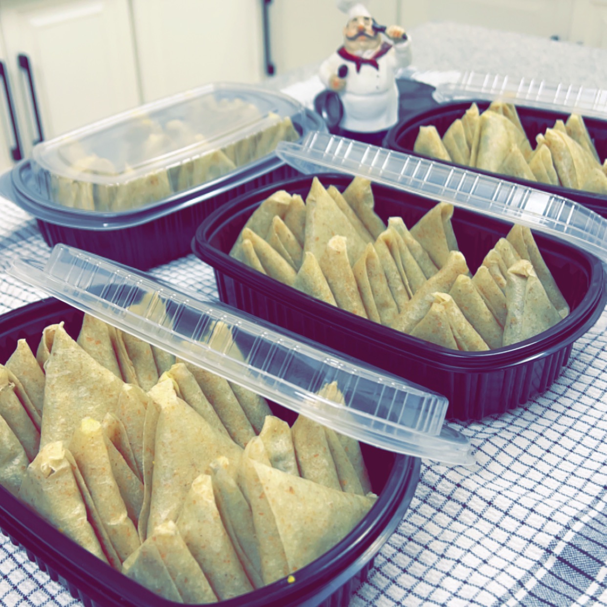 سمبوسه دجاج ٢٥ حبه ب٥٠ ريال