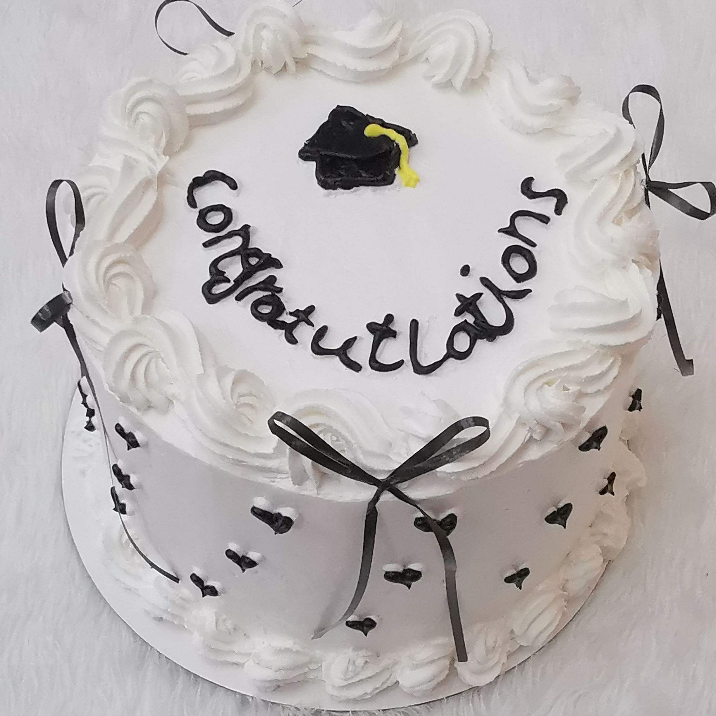 كيك ٨ إنش ٣طبقات حشوت فراوله