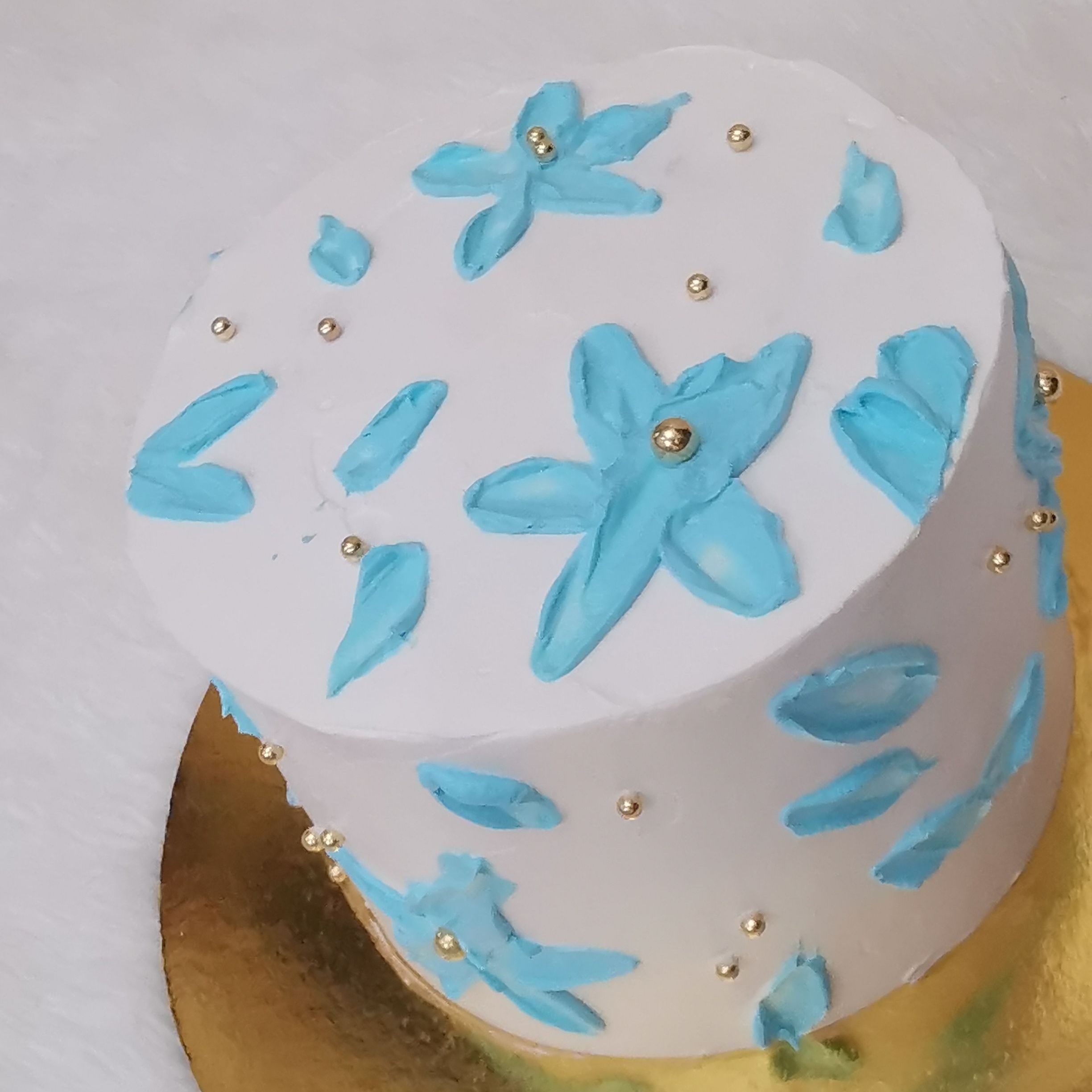 كيكه ٦ إنش ٣طبقات