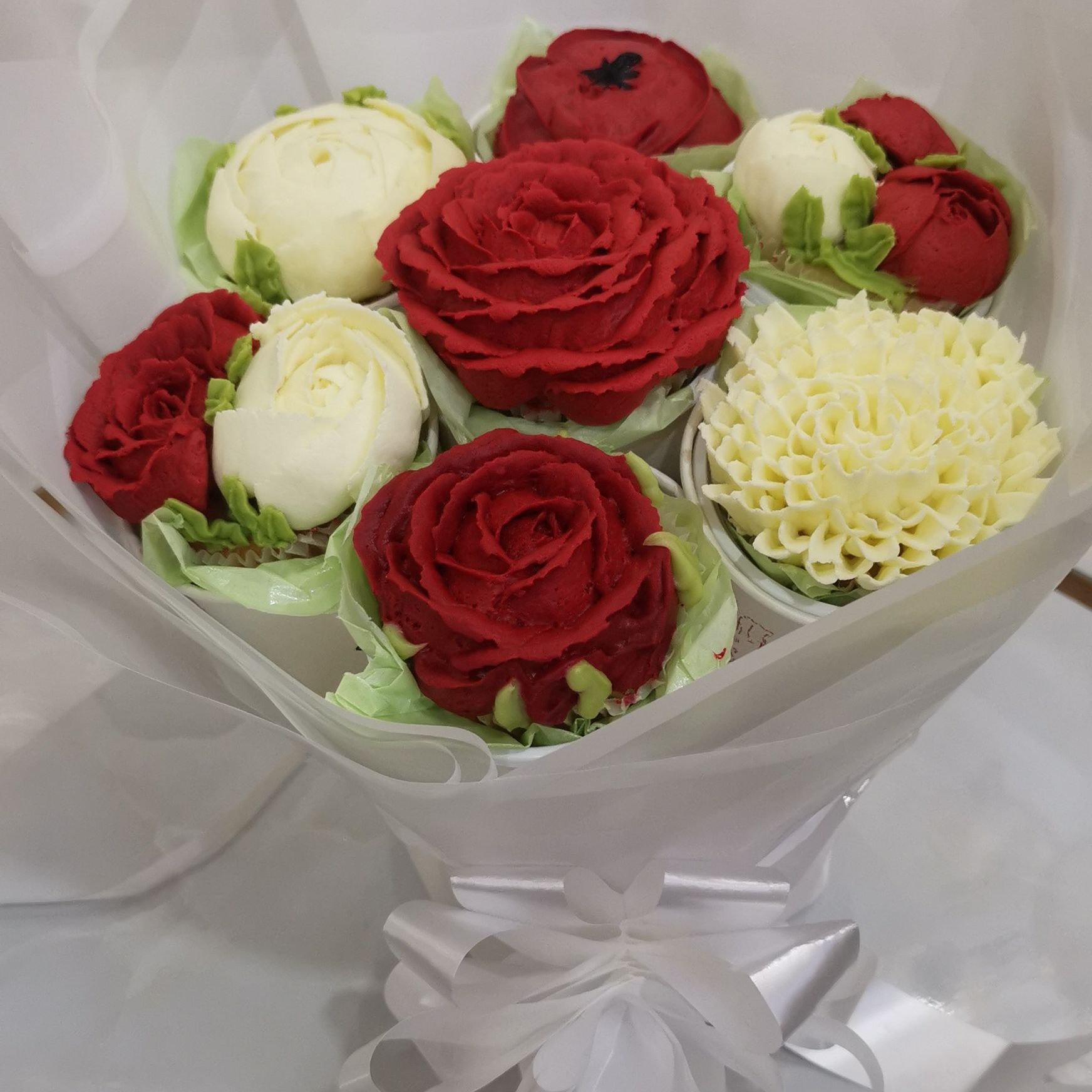 بوكيه كب كيك ورد