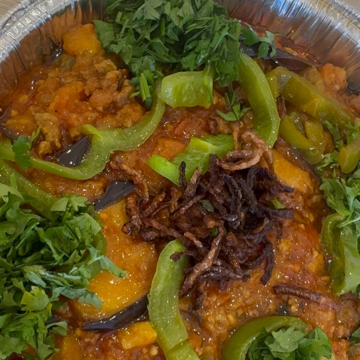 مسقعه مصريه بالمفروم بالباذنجان والبطاطس والفلفل الرومي