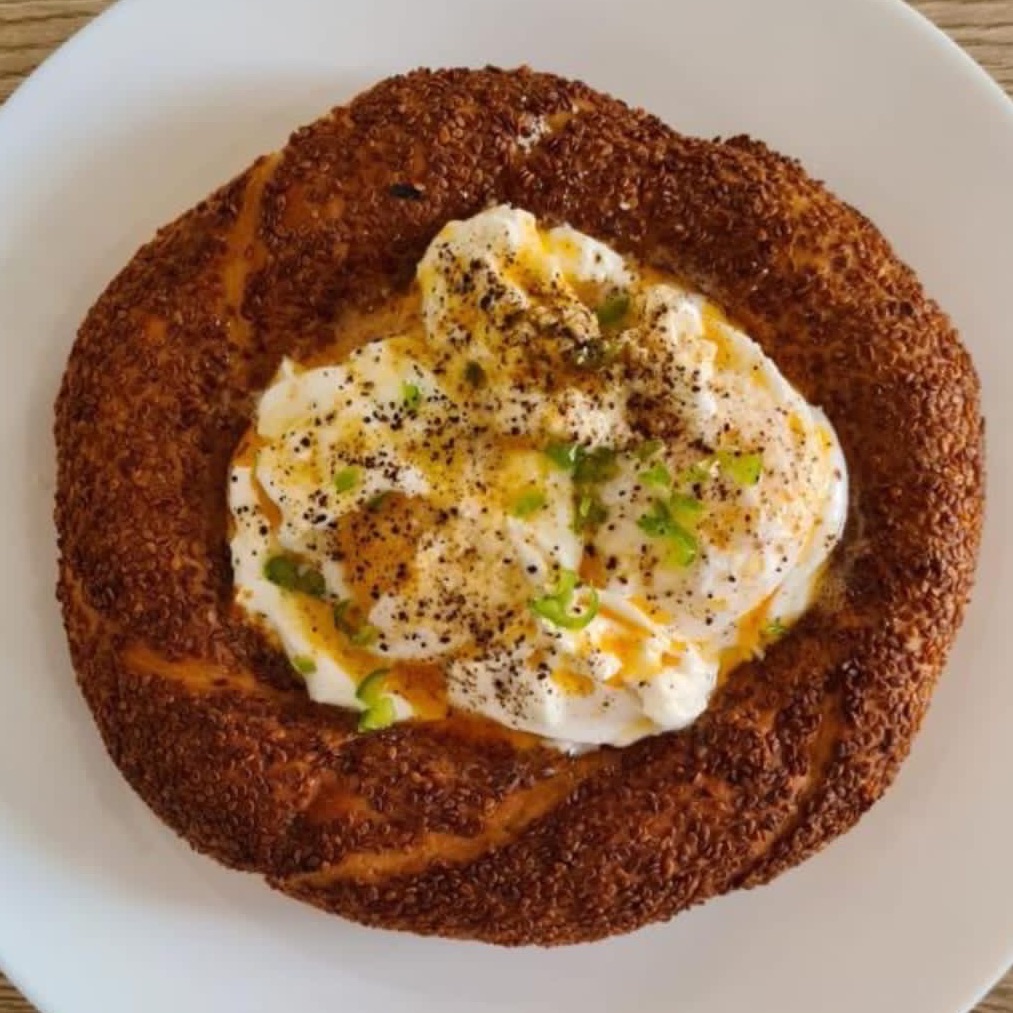 مرفق الوصف في الصورة الاولى