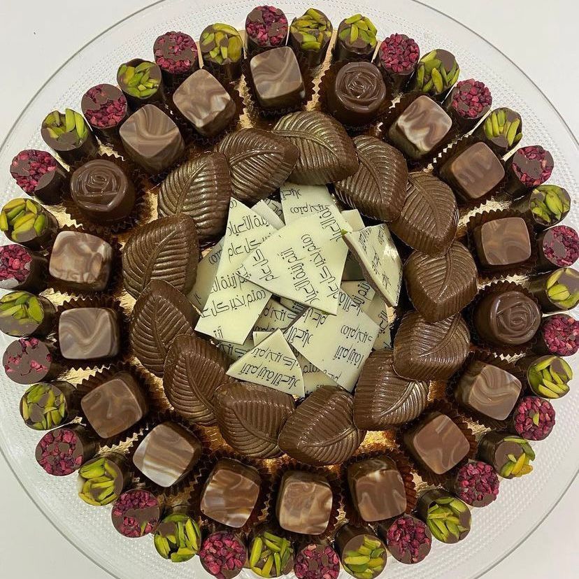 كيلو شوكلت بلجيكي الطلب قبل بيومين لمناسبات الزواج والملكه الطلب قبل اسبوع