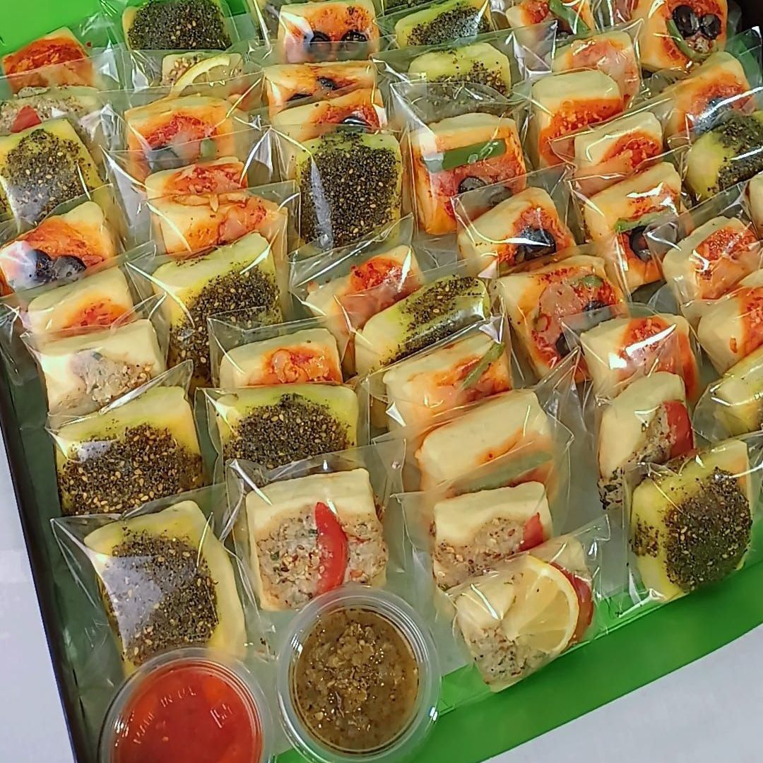 معجنات ...عيش باللحم .زعتر.بيتزا.جبنه