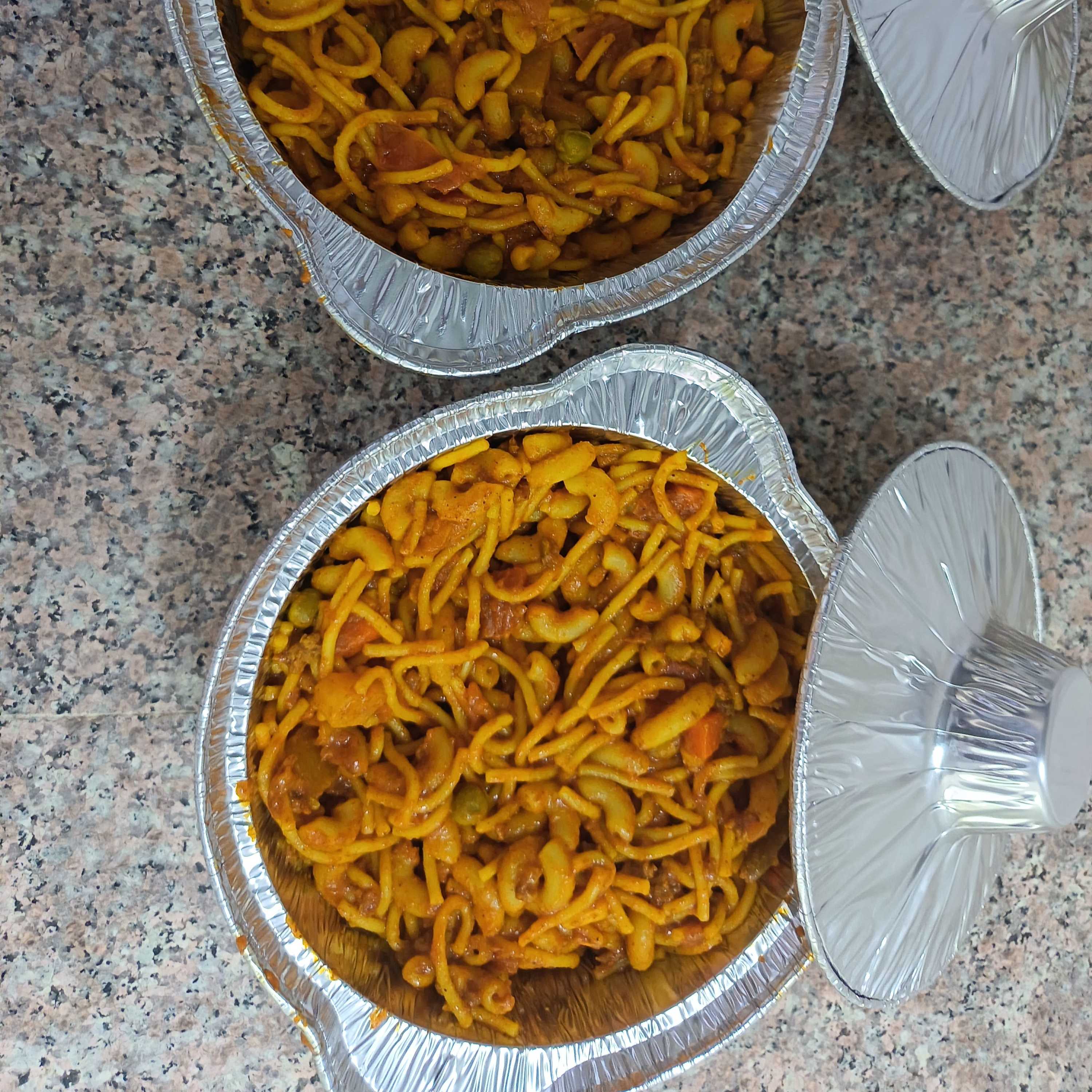 معكرونا حمراء بالحم المفروم الصحن 70ريال