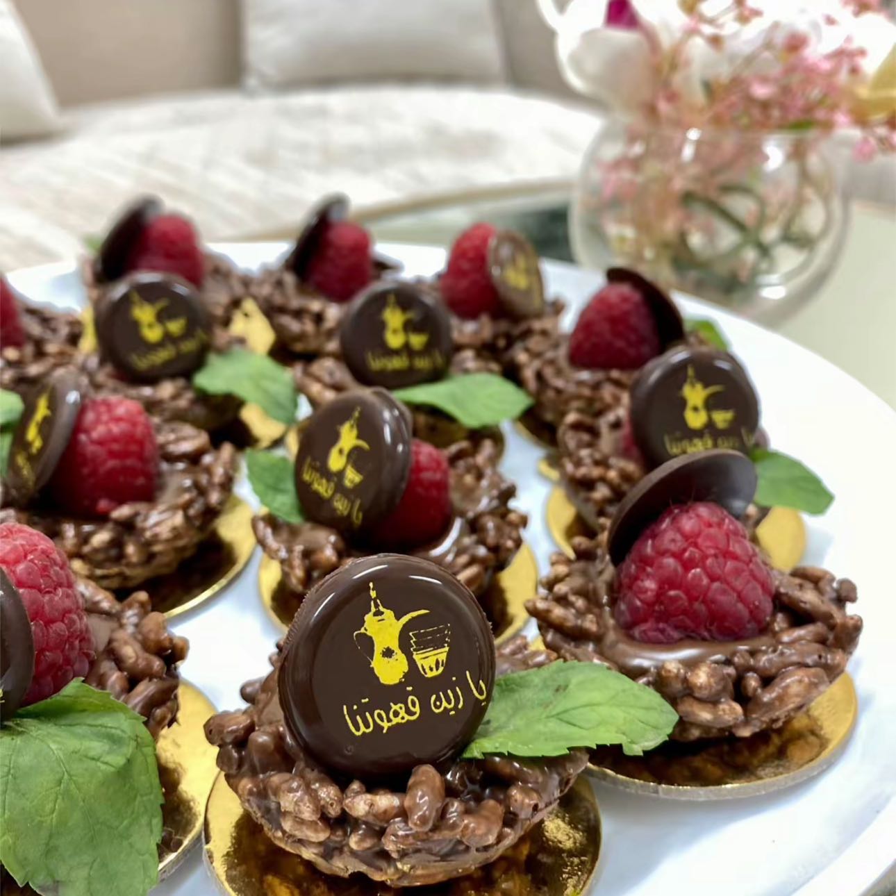 ويكند ومحتاره من وين تاخذين حلاك؟🍫✨.
الحلا المقرمش بالتشوكلت البلجيكي😋👌🏻.