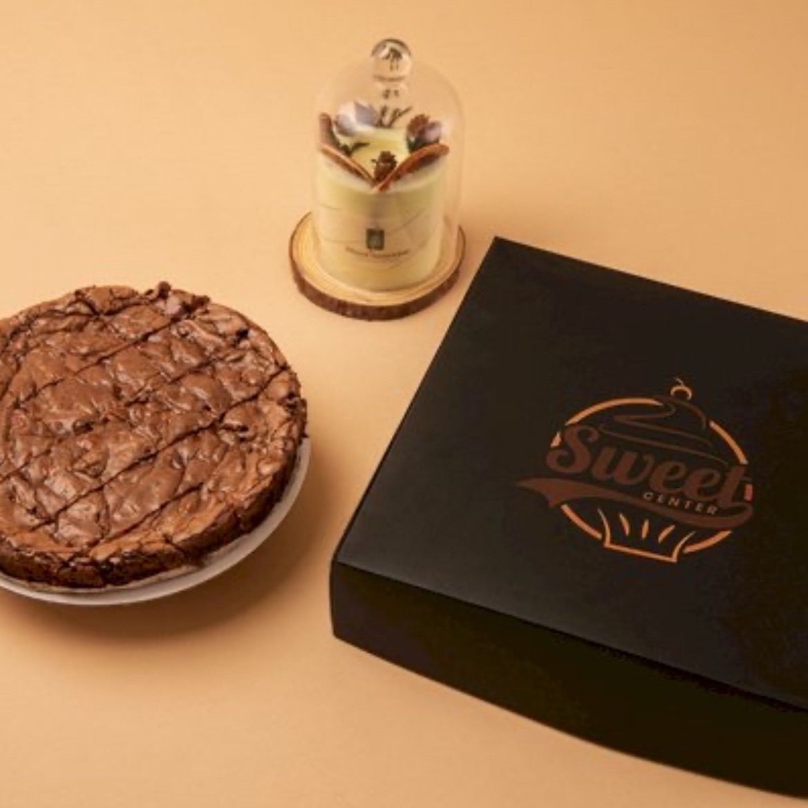 براوني مقرمش من الخارج وناعم من الداخل غني بالشكلاته الفاخره  
الطلب قبل ب ساعتين