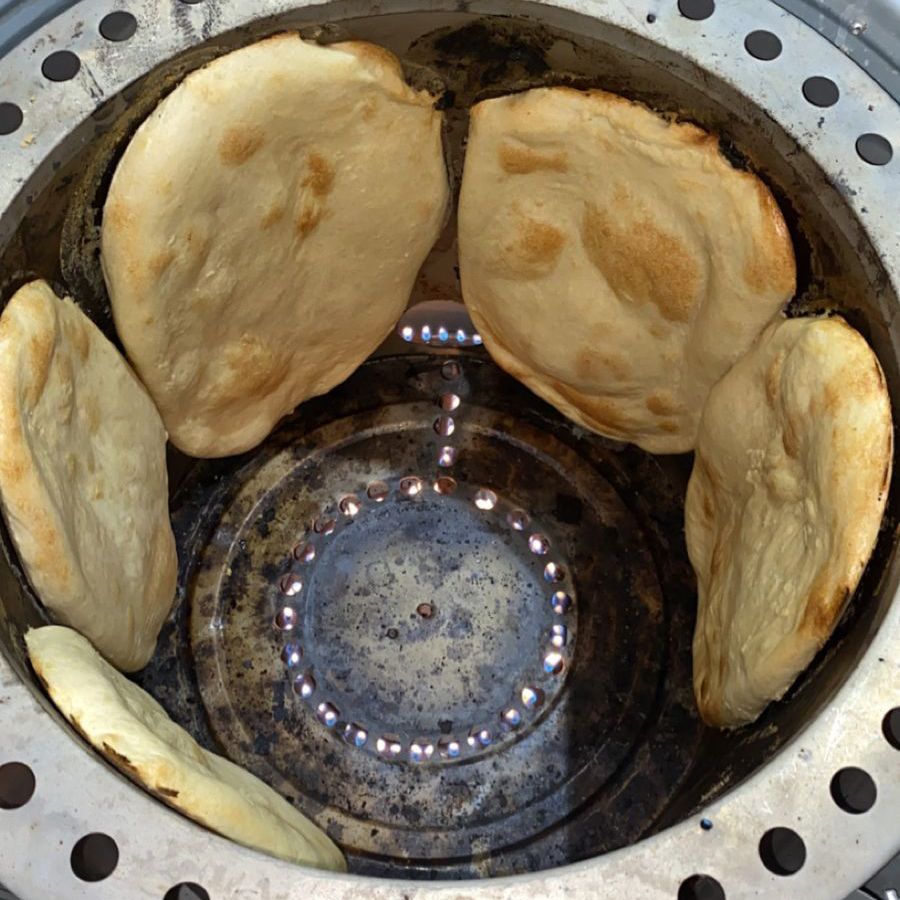 خبز تنور الحبه ١٠ ريال