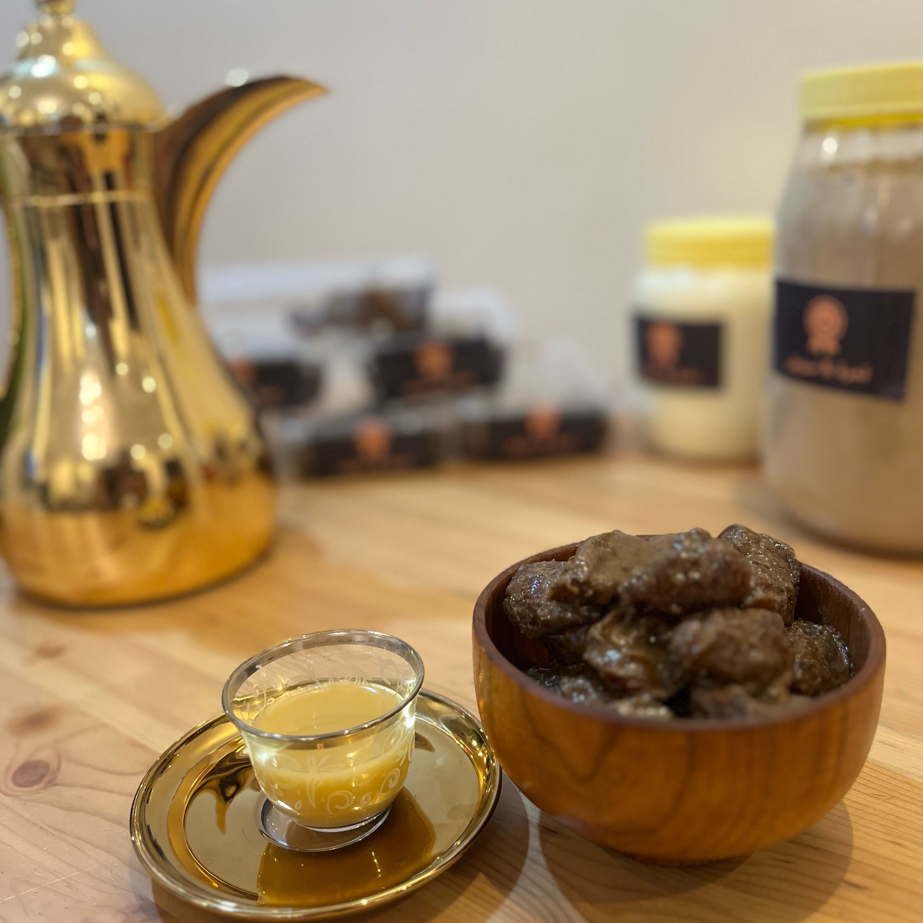 تمرة سويق : تمر خلاص مضافاً إليه سمن الغنم الطازج مع دخن و بعض الإضافات الطبيعية ، بدون إضافة السكر ، و هذا مايجعل المنتج طبيعي .