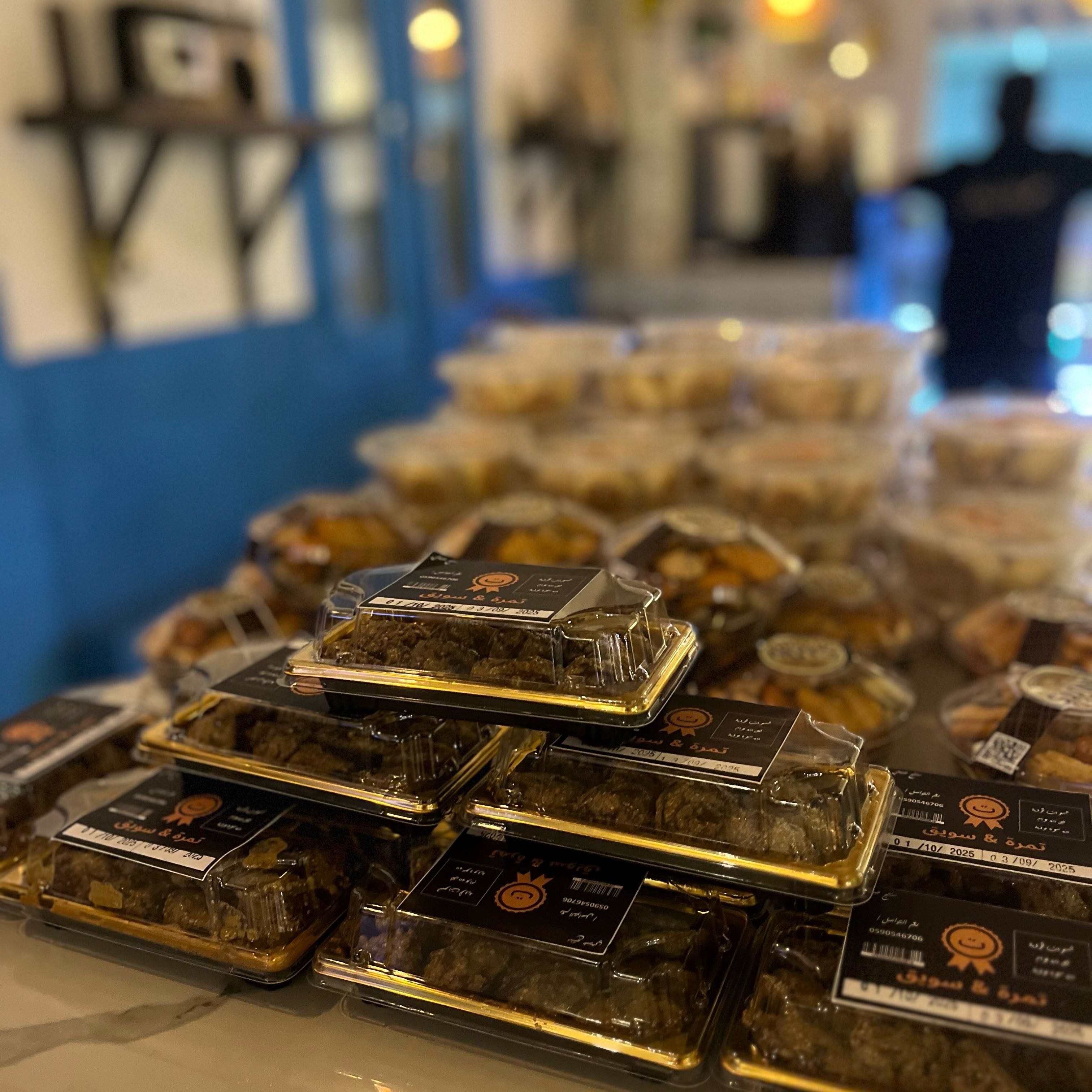 تمرة سويق : منتج طبيعي عبارة عن سمن غنم طازج مضافاً إليه الدخن و بعض الإضافات المنكّهة و بدون إضافة سكر .