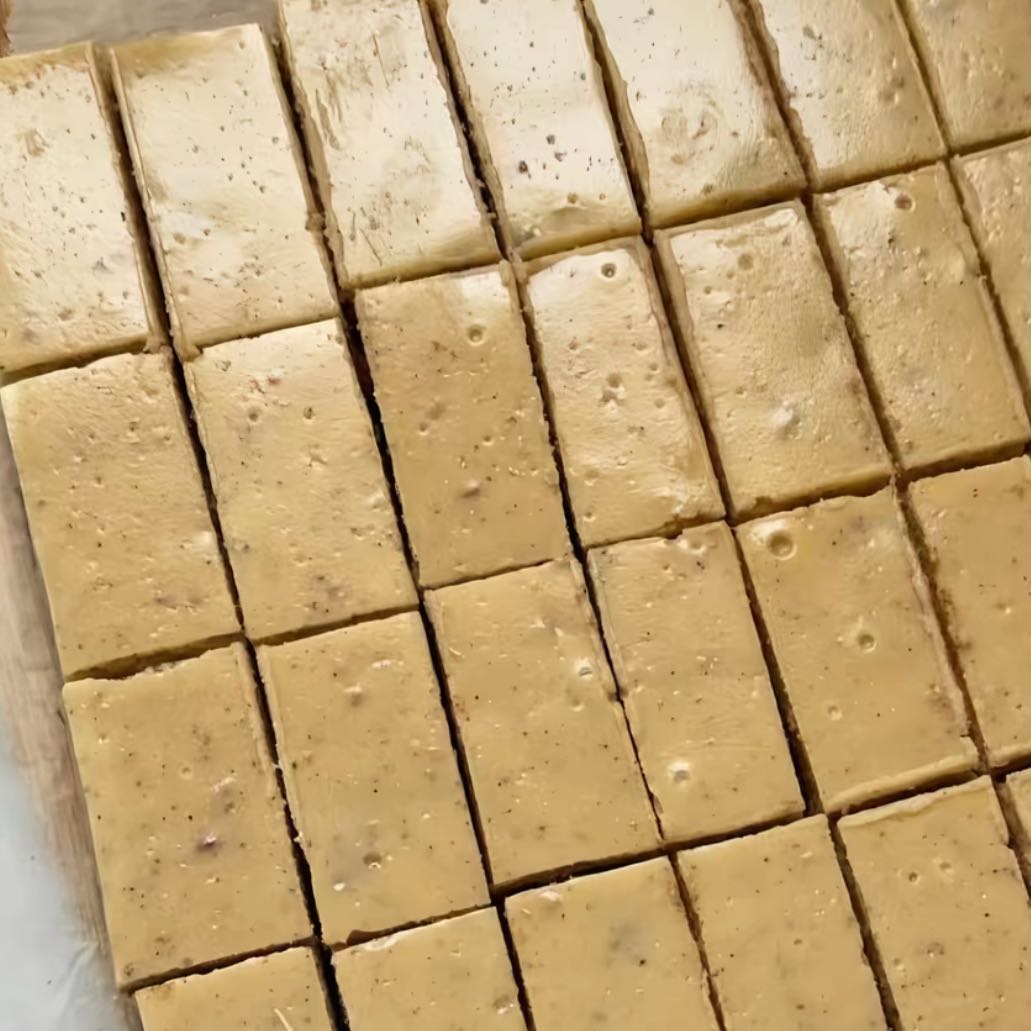 � تشيز التمر.. لقمة فاخرة تجمع الكلاسيك بالشرقي 🍮