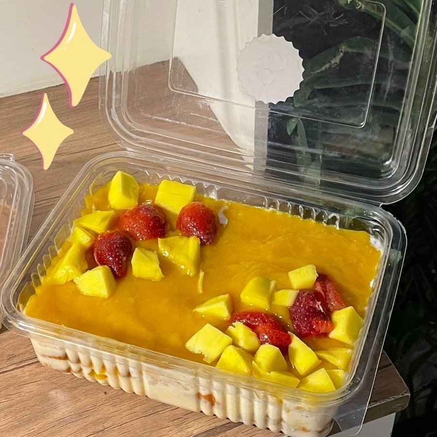 ✨ “ترفل منجا .. عالم من النكهات المميزة 🍫🥭 نقدم لكم أرقى أنواع الترفل والحلويات بطعم يذوب في الفم، صنع بحب وجودة عالية. حلا يجمع بين الفخامة والطعم الفريد.” ✨