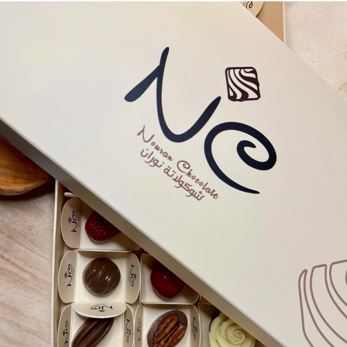 زوروا متجرنا الإلكتروني الموجود فالبايو 📌
وتمتعوا بالشوكولاتة البلجيكية المحشية بالنكهات اللذيذة و المتنوعة 🍫