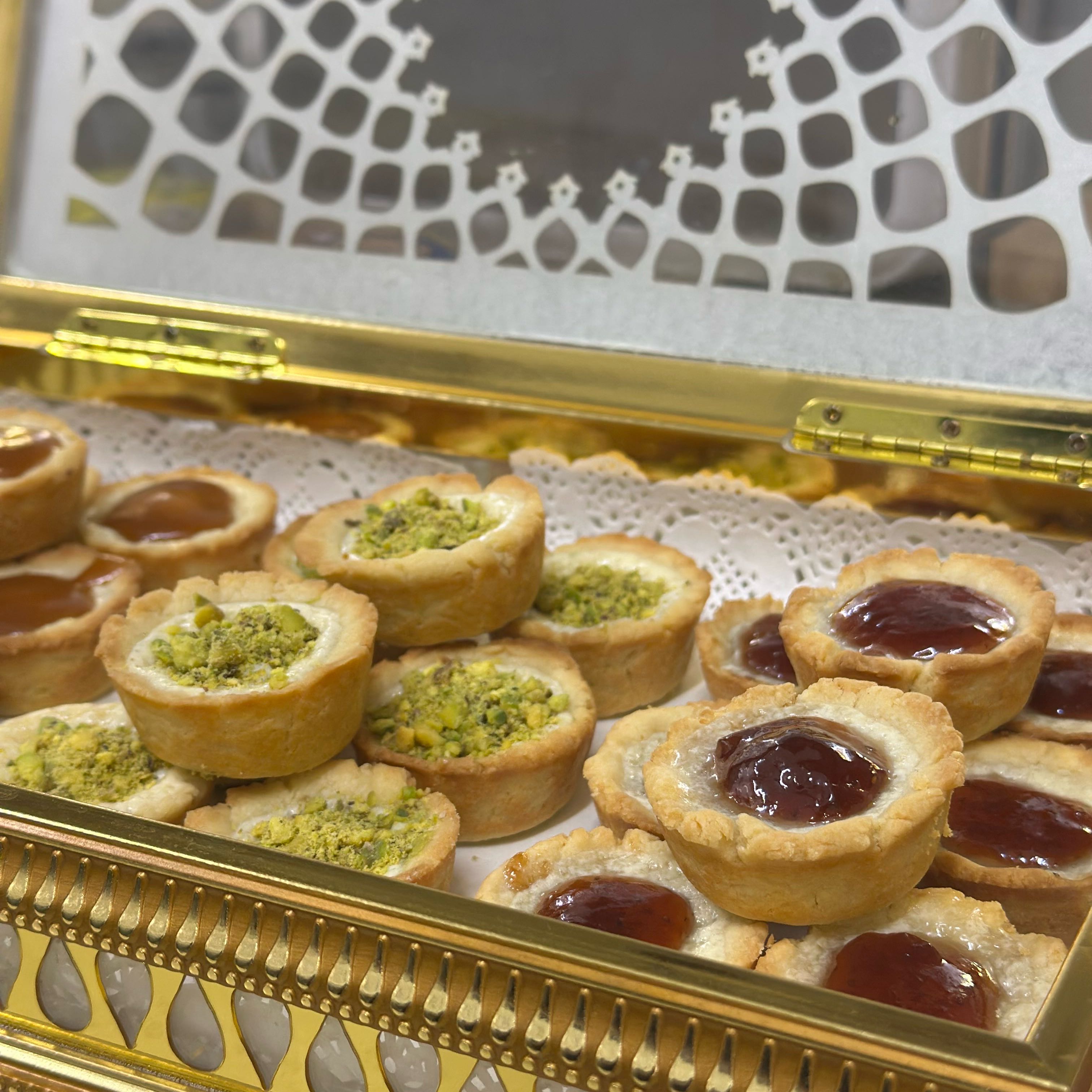 ميني تارت نوتيلا-بستاشيو-توفي 
حش ولذييذذ ،،اقل كميه للطلب 24 حبه