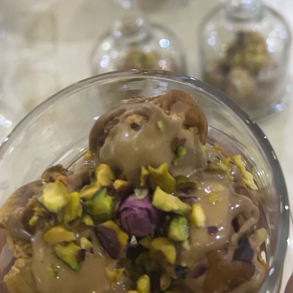 تمر محشي  بعدت حشواة