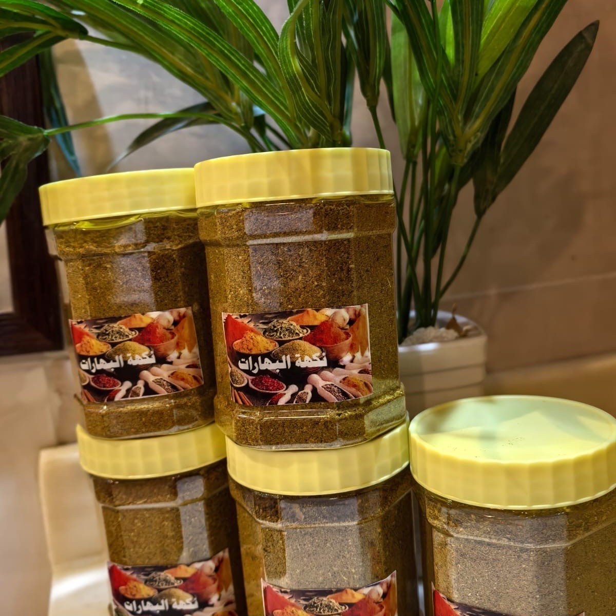 بهارات مشكله من اجود أنواع البهار 
وبهارات مفرده على حسب الطلب