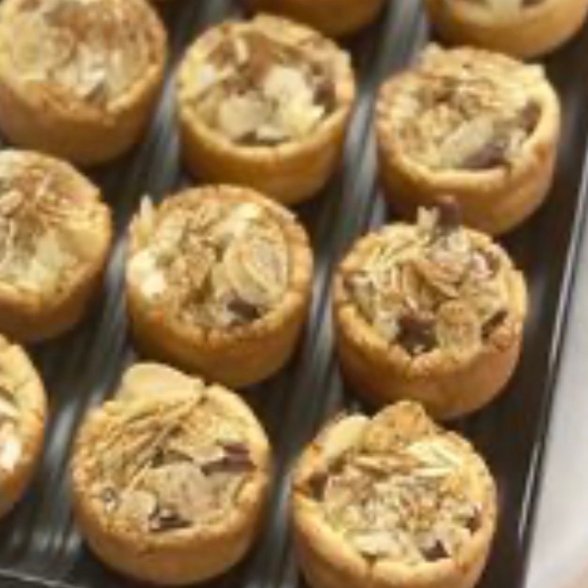 تارت تمر  بالمكسرات