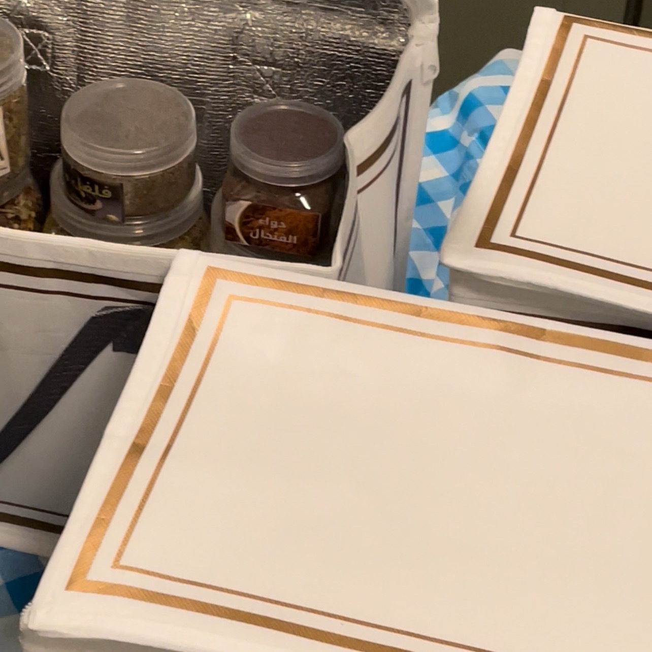 فوائد بوكس النفاس 
1 -تنظيف الرحم والتخلص من بقايا الدورة او النفاس
2- تخفيف آلام الدوره والتقلصات والتشنجات 
3- علاج الخوا(هواء الرحم ) وطرد الغازات اللي تسبب انتفاخ 
4- تقوية الرحم بعد الولادة عشان يرجع لطبيعته 
5- مقاومة الالتهاب التي ممكن تتسب مشاكل مهلبية