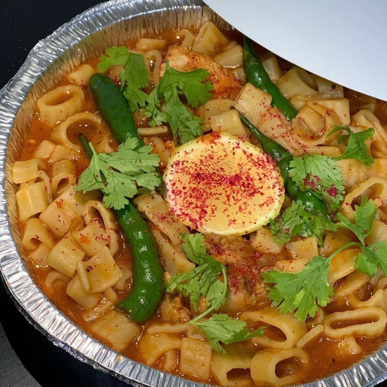 مكرونيه مع صوص