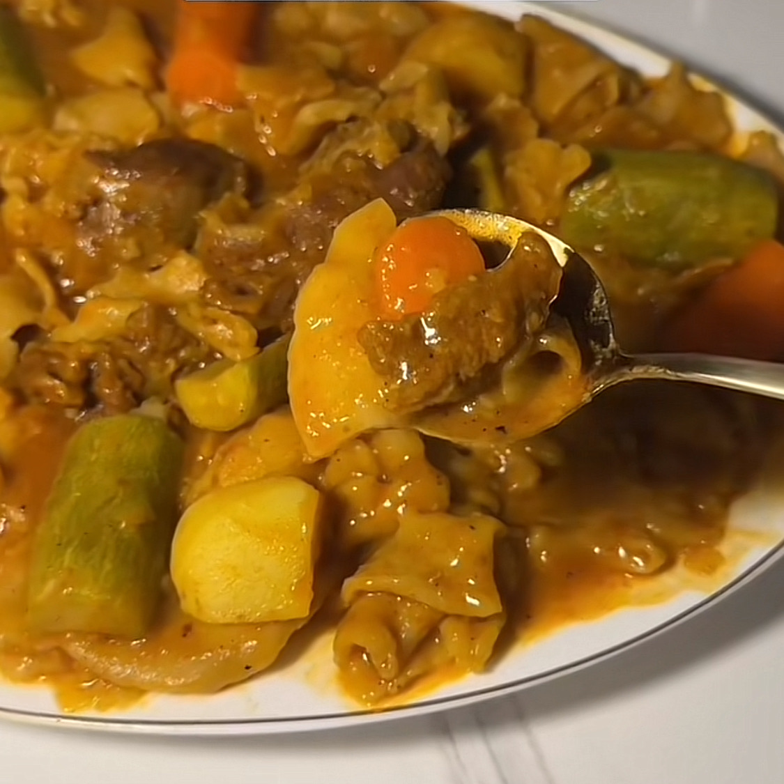 مرقوق خظار اومطازيز 
لحم او ساده او دجاج