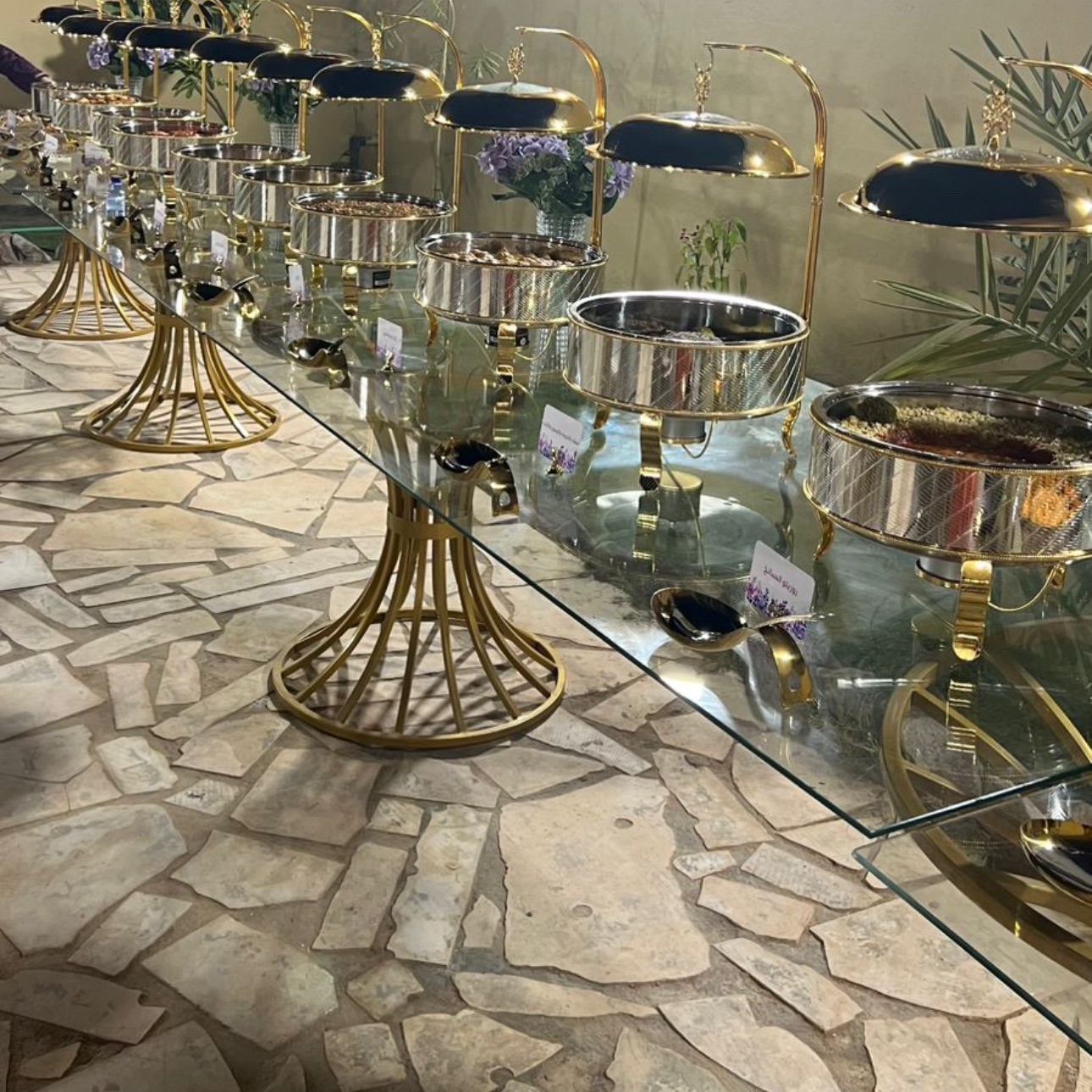 بوفيه كامل يحتوي على الذ الاطباق على حسب طلب العميل من المنيو 🩷