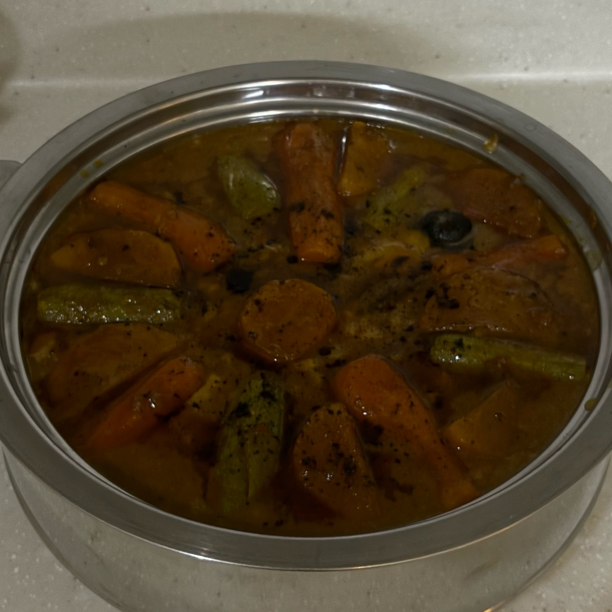 مرقوق بالخضار