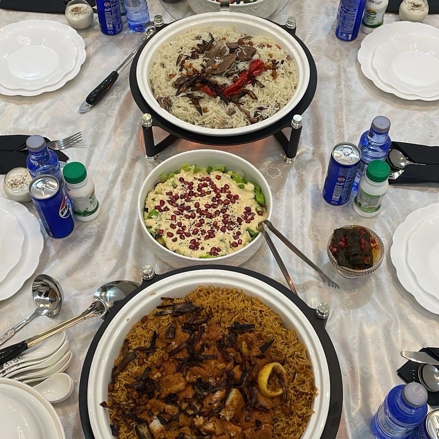 بوفيه على حسب طلب الزبون من الاكلات الي يبي