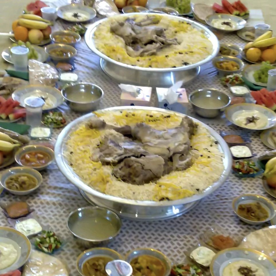 نسوي انواع الصواني والكبسات بنواعه 
جربو طبخنا مايعلى عليه  .