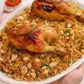 أصل الضيافة.. كبسة الدجاج "شغل بيت" بنكهة لا تُنسى 🍗🌾 بعد سنوات من الإتقان في عالم الحلويات، ننقل لكم خبرتنا إلى مائدتكم الرئيسية. نقدم لكم طبق الكبسة العربي الأصيل، المحضر بعناية فائقة وتتبيلة سرية تجعل من وجبة الغداء تجربة ملكية. ✨ مميزات طبقنا: الدجاج المشوي: دجاج محمر بعناية ليصلكم بجلد ذهبي مقرمش ولحم طري يذوب في الفم، متبل بمزيج من البهارات العربية الأصيلة. الأرز النثري: أرز بسمتي طويل الحبة، مطهو بمرق الدجاج الغني، يتميز بنكهة الزعفران والبهارات الصحيحة التي تفوح برائحة البيت الدافئ. اللمسة الفاخرة: مزين بطبقة سخية من المكسرات المحمصة (اللوز) والكزبرة الطازجة لإضافة قرمشة ونكهة مثالية لكل لقمة. لماذا تطلب من "خبير الـ 7 سنوات"؟ الجودة والنظافة: نهتم بأدق تفاصيل الغسيل والطهي تماماً كما نطبخ لعائلتنا. الطعم المتوازن: خبرتنا في وزن المقادير تضمن لك أرزاً غير معجن ونكهة بهارات موزونة بدقة. تقديم يبيض الوجه: يصلكم الطبق منسقاً وجاهزاً ليكون فخراً لمائدتكم أمام ضيوفكم. "الغداء اليوم علينا.. طعم أصيل، نفس زكي، وجودة تلمسها في كل حبة أرز."