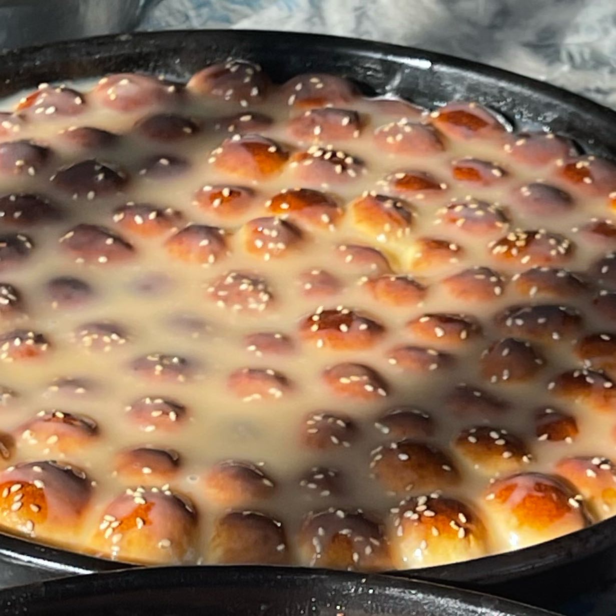 خلية نحل بحليب محلى مكثف